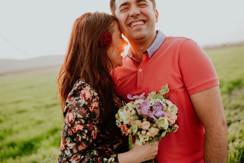 Encargue el ramo de flores perfecto para su pareja