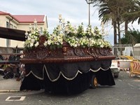 Especialistas en la decoración de tronos de Semana Santa de Ferrol