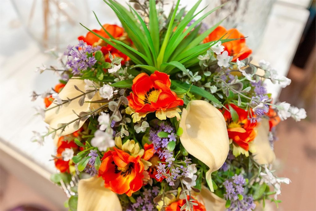 Pida sus arreglos funerarios para el Día de Difuntos en nuestra floristería en Ferrol