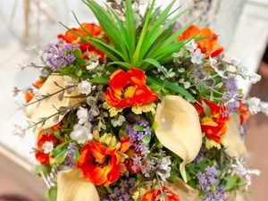 Pida sus arreglos funerarios para el Día de Difuntos en nuestra floristería en Ferrol