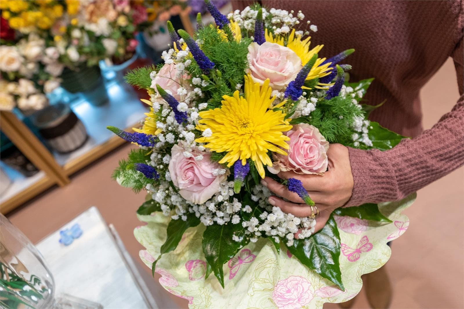 ¿Quiere regalar flores? Consiga su descuento para entregas a domicilio en Ferrol - Imagen 1